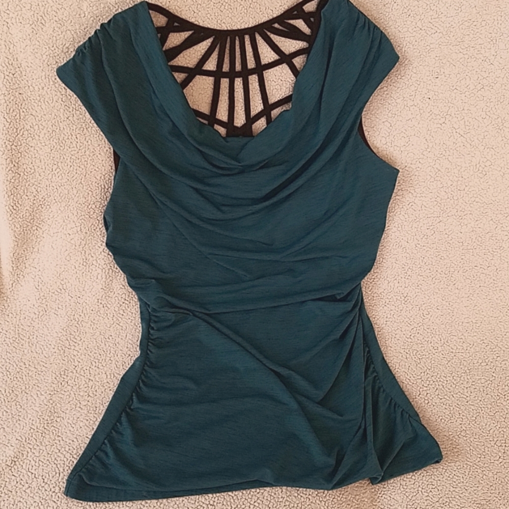 Amy wear sleeveless
